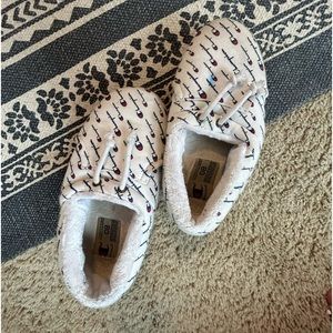 Champion Slippers size 8